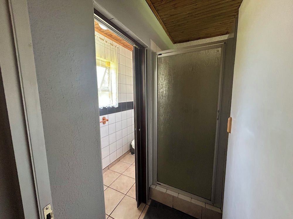 Airport Bird & Game Lodge Standard Double Room 12