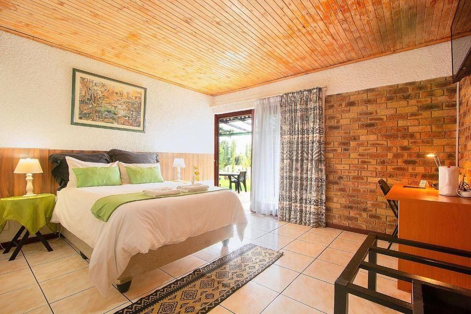 Airport Bird & Game Lodge Standard Double Room 3