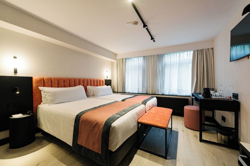 undefined Catalonia Vondel Amsterdam 10