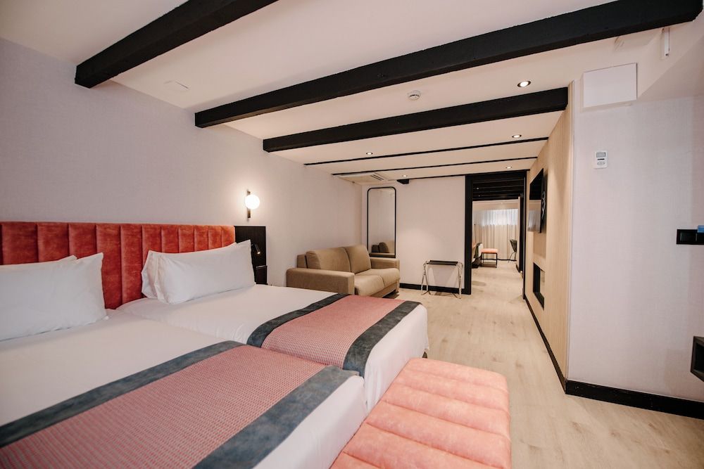 undefined Catalonia Vondel Amsterdam 2