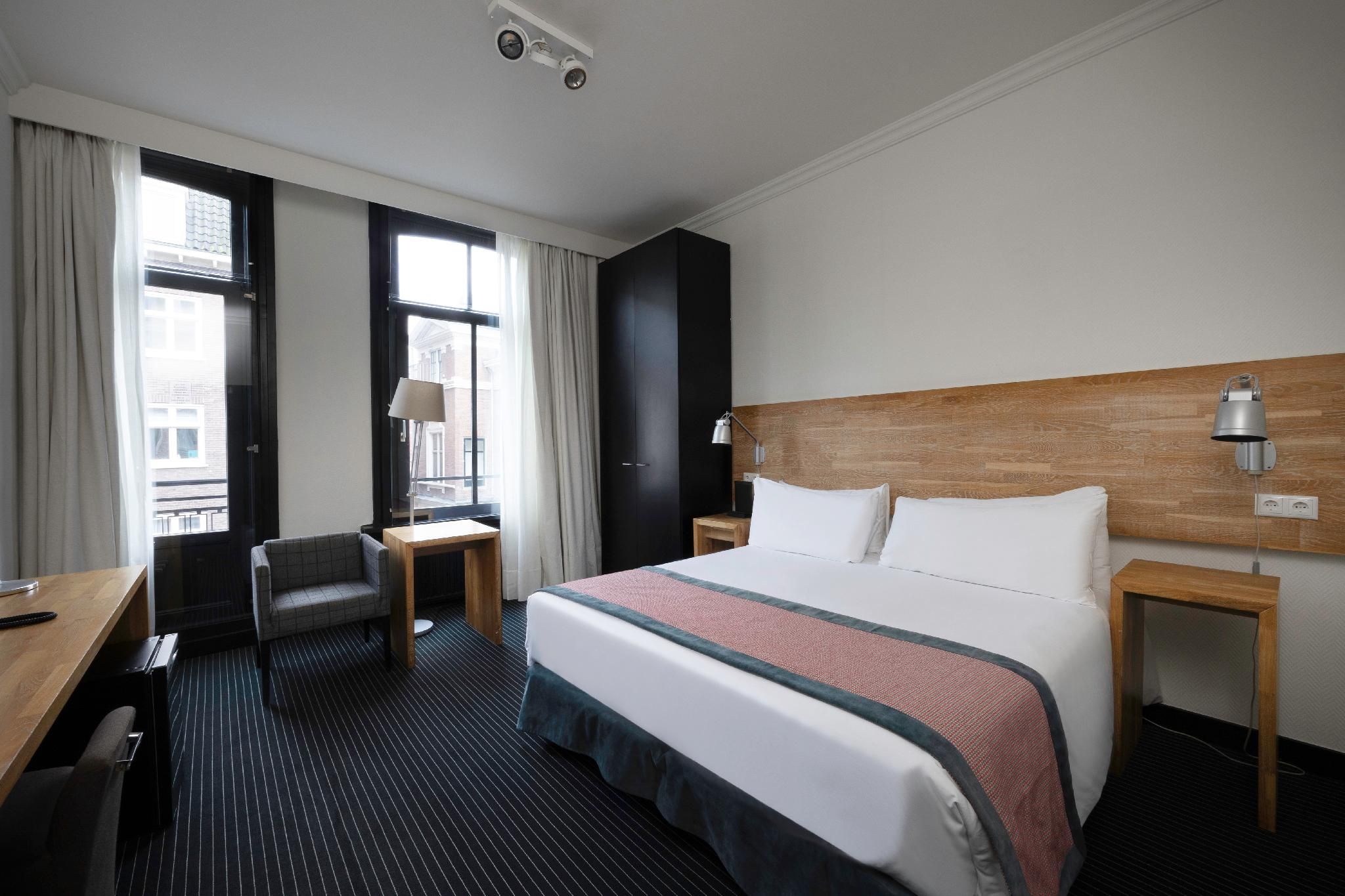 Executive Double for Single Use