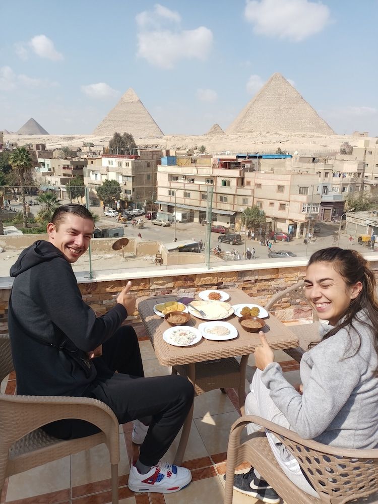 undefined Happy days pyramids inn 7