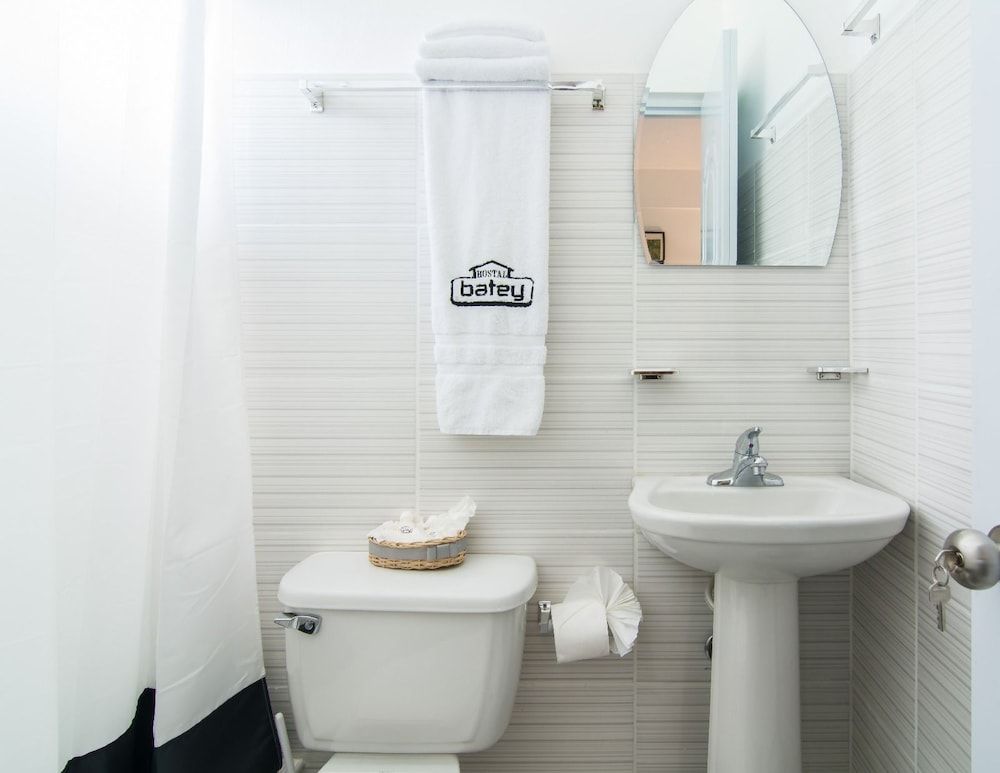 Batey Hotel Boutique standard 2 double Beds 4