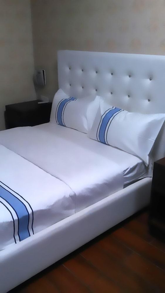 Room, Multiple Beds