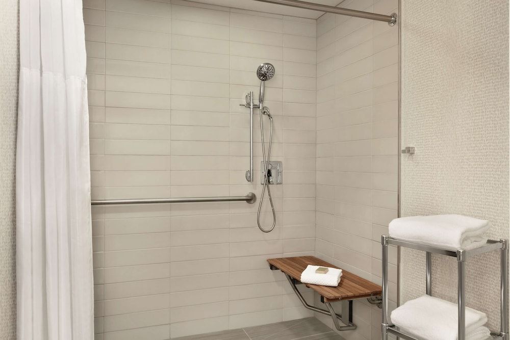 Suite, 1 King Bed, Accessible (Roll-In Shower)