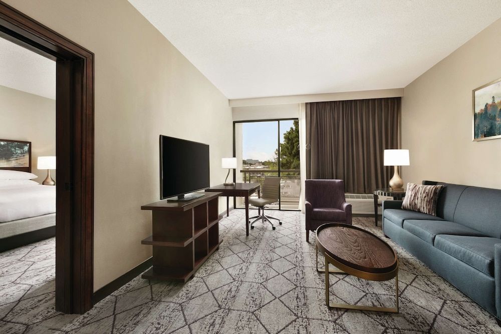 undefined DoubleTree by Hilton Atlanta - Northlake 2