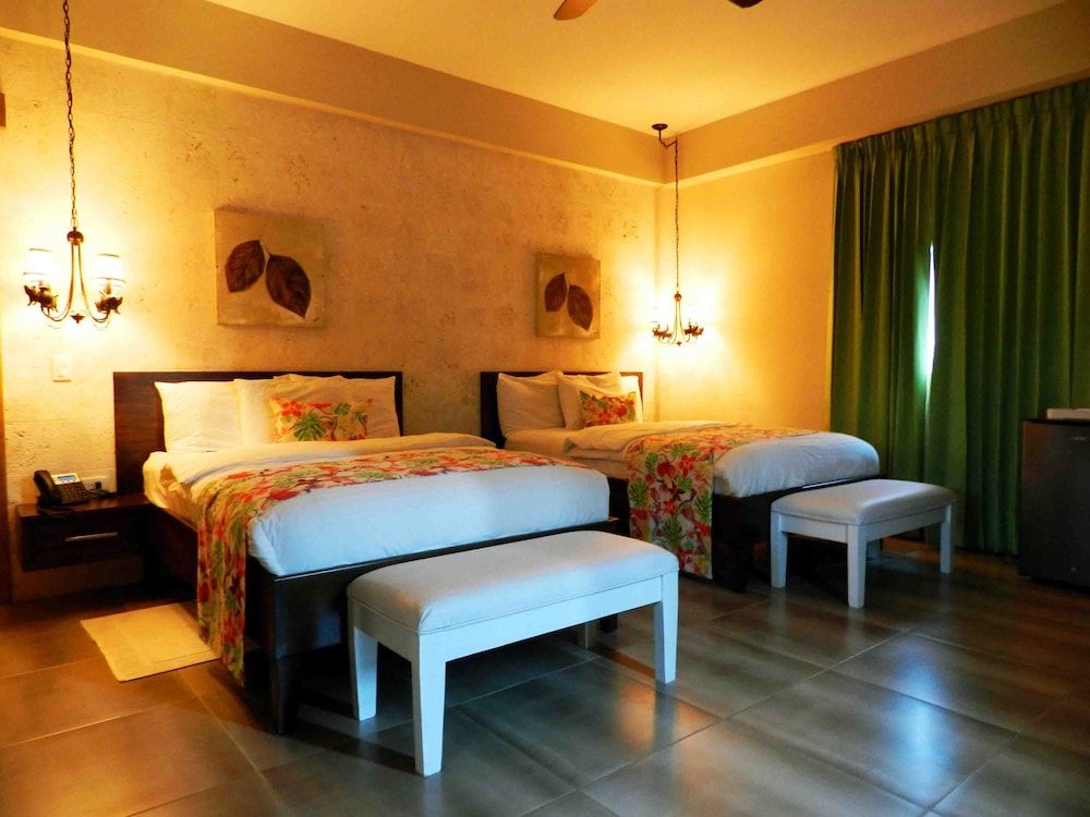 MON Hotel Boutique Deluxe Double Room, 2 Double Beds 2