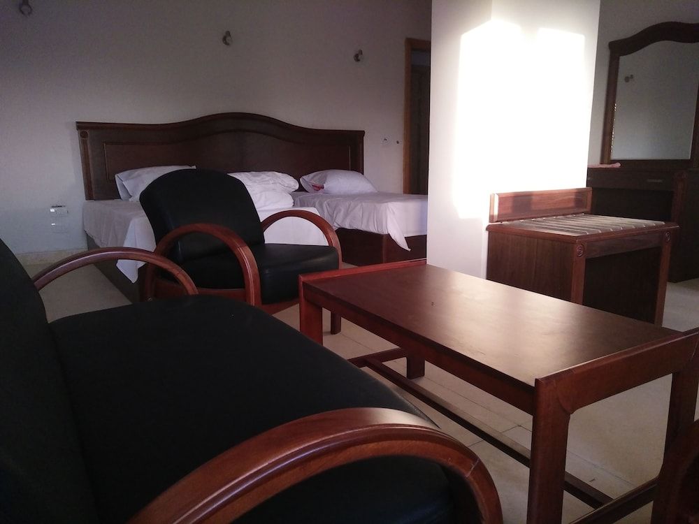 Royal NJ Hotel Executive Double Room, Accessible, Garden View 5