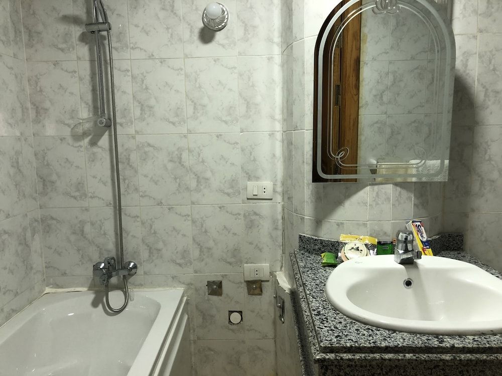 Royal NJ Hotel Executive Double Room, Accessible, Garden View 6