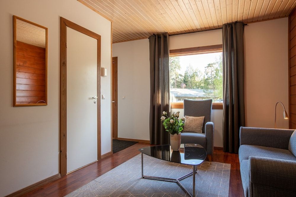 Hotel Poukama Sea Deluxe Twin Room 9