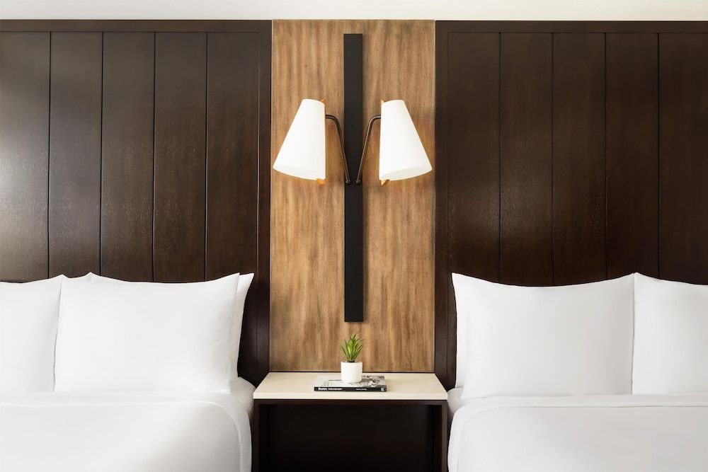 Hilton Boston Back Bay Room, 2 Double Beds, Accessible, Bathtub (Mobility & Hearing) 4