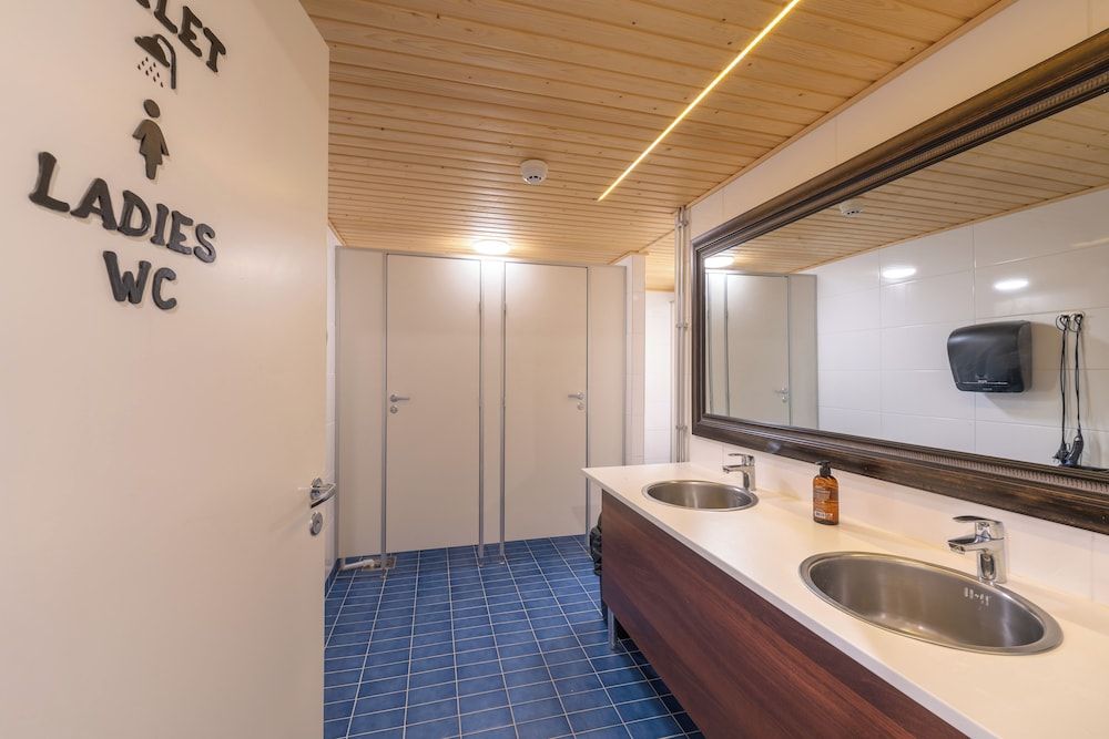 Kuukkeli Saariselkä Inn Economy Room, 2 Twin Beds, Non Smoking, Shared Bathroom 9