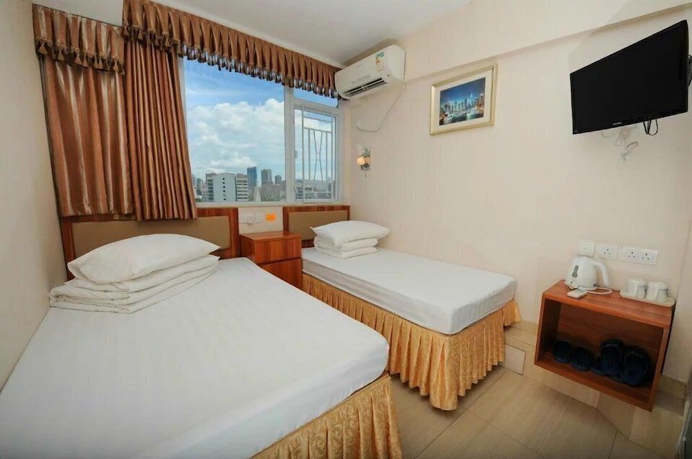 Triple Room, Multiple Beds