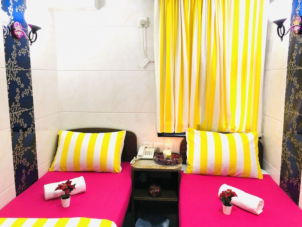 Manila Lounge Double Room 6