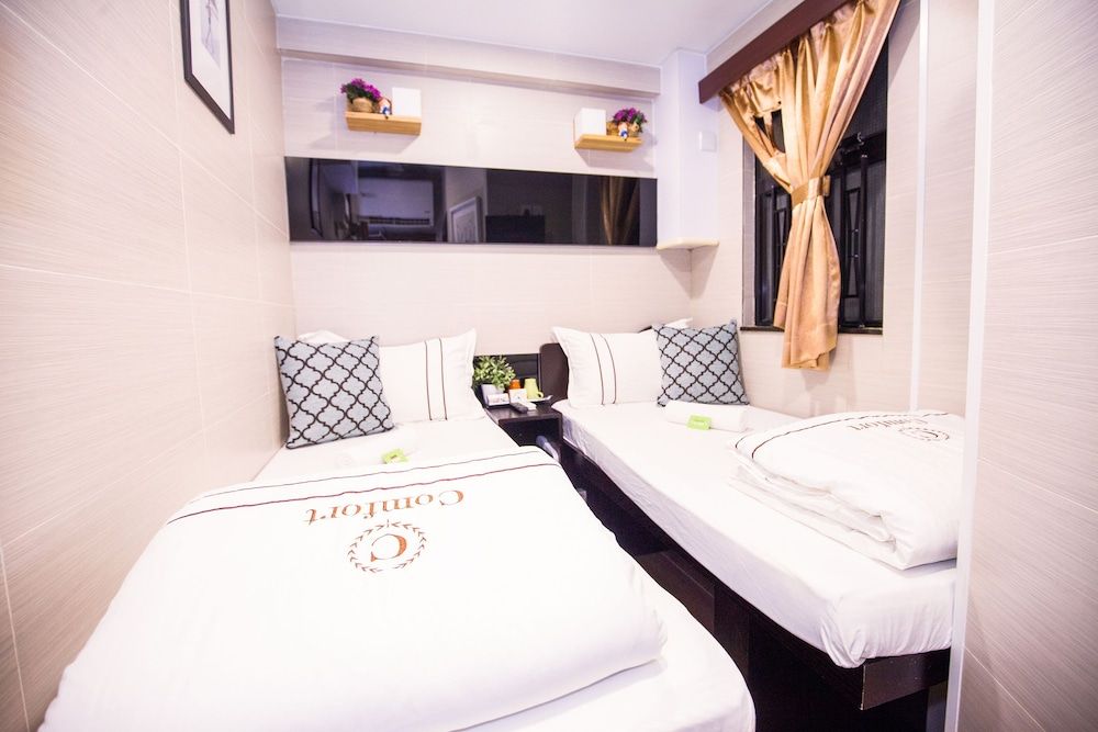 undefined Smiley Inn 3