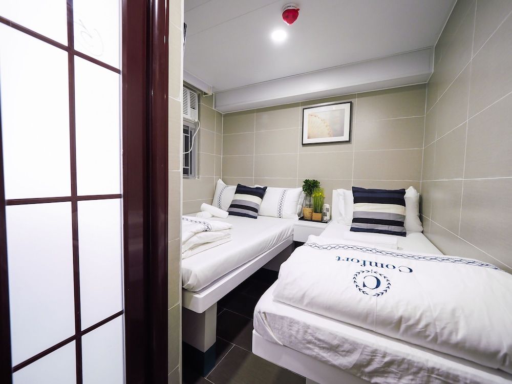 undefined Smiley Inn 2