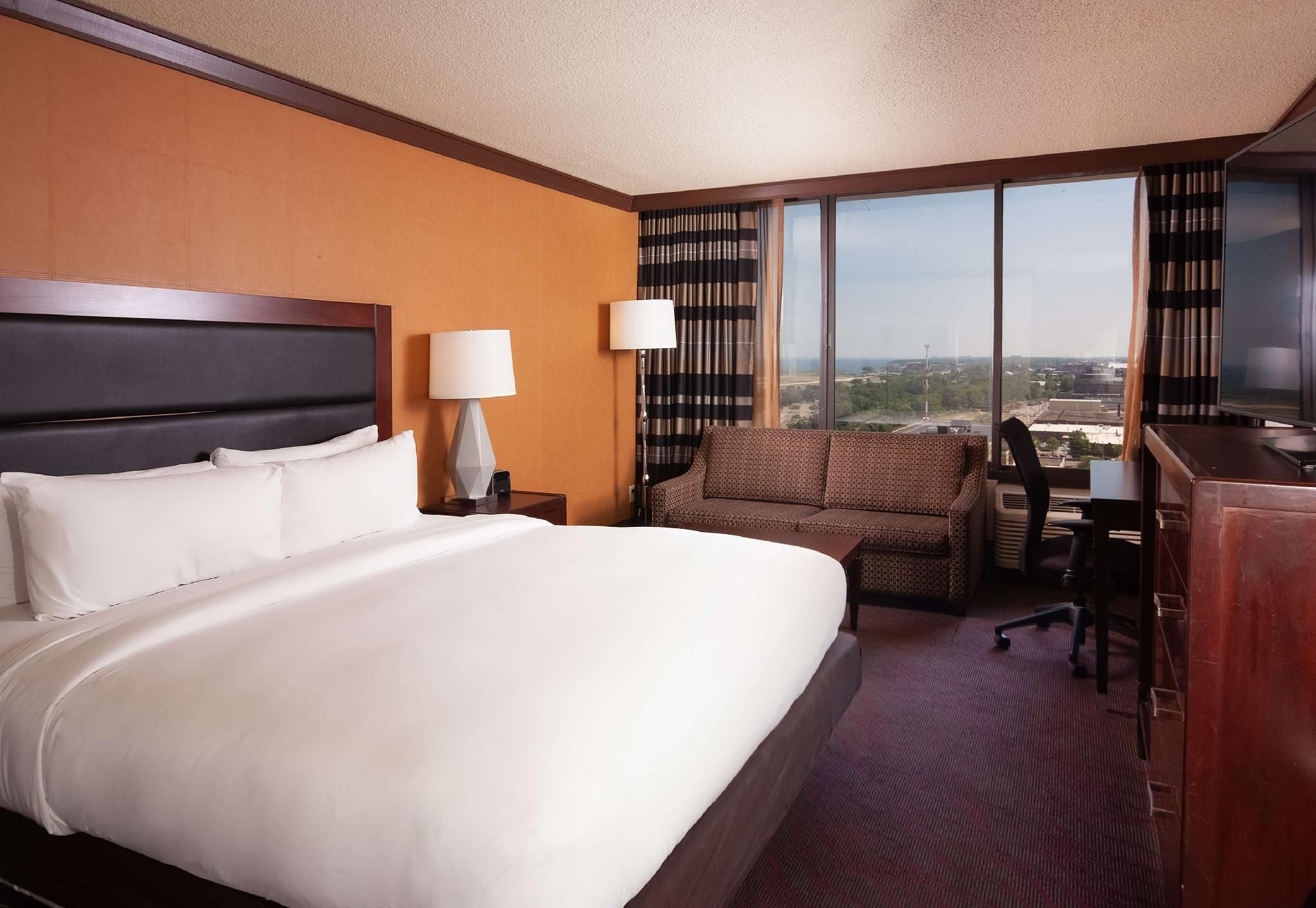 undefined DoubleTree by Hilton Hotel Cleveland Downtown - Lakeside 3