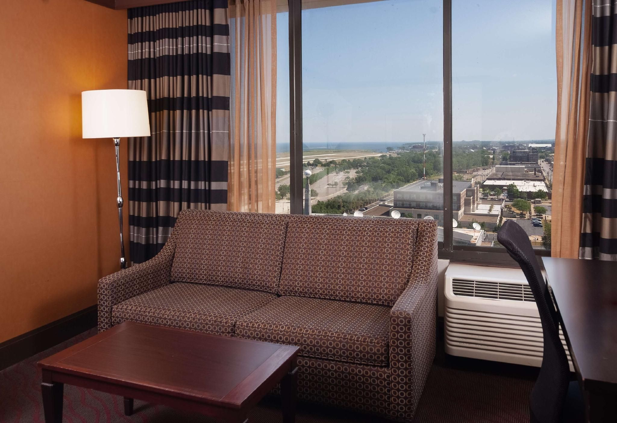 undefined DoubleTree by Hilton Hotel Cleveland Downtown - Lakeside 5