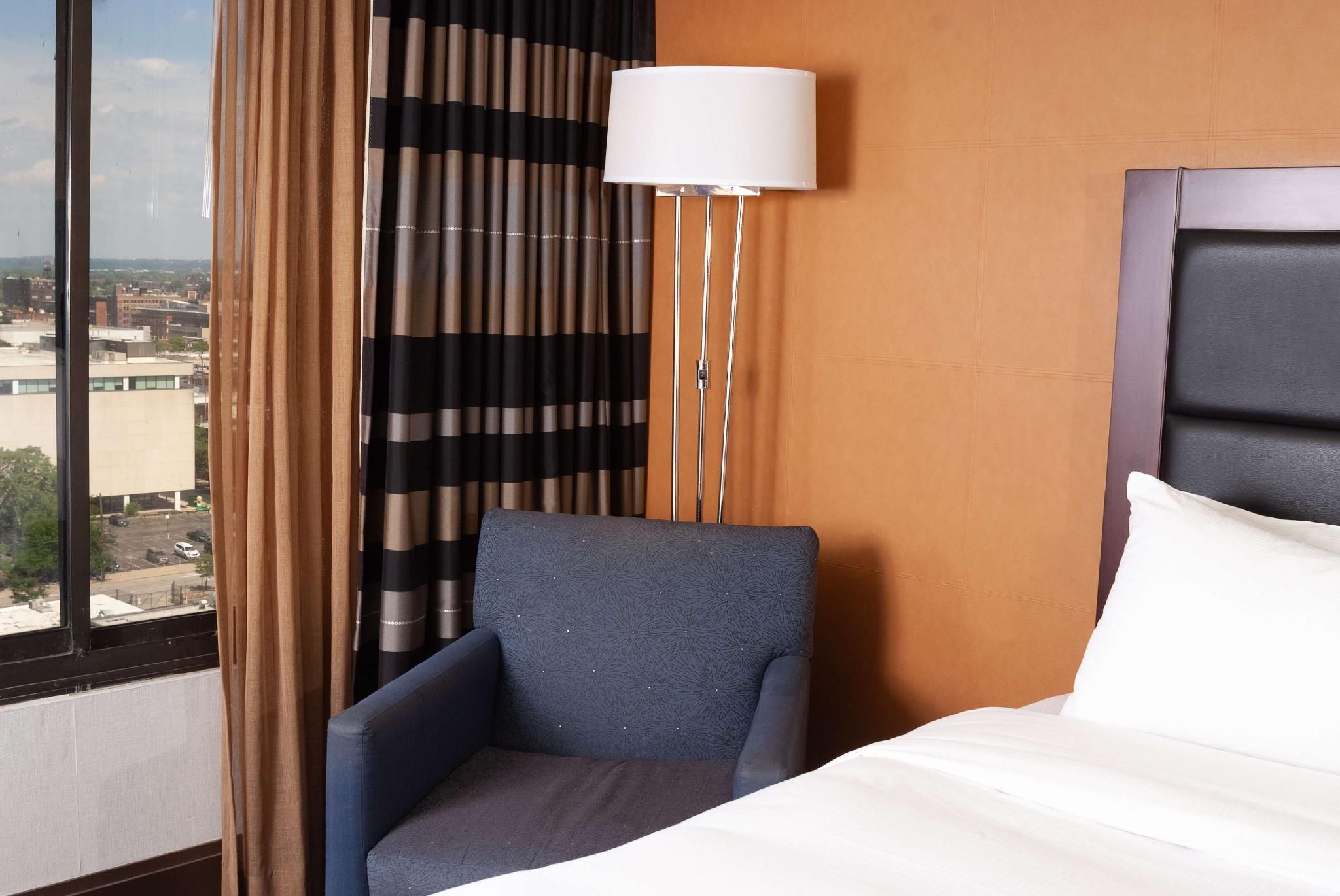 undefined DoubleTree by Hilton Hotel Cleveland Downtown - Lakeside 8