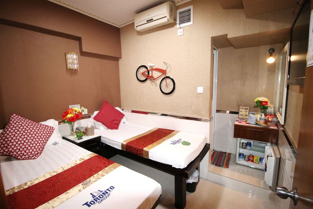 undefined Toronto Inn 4