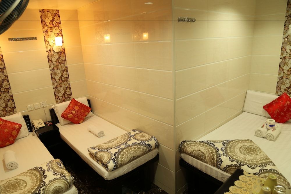 Deluxe Triple Room (1 Double and 1 Single)