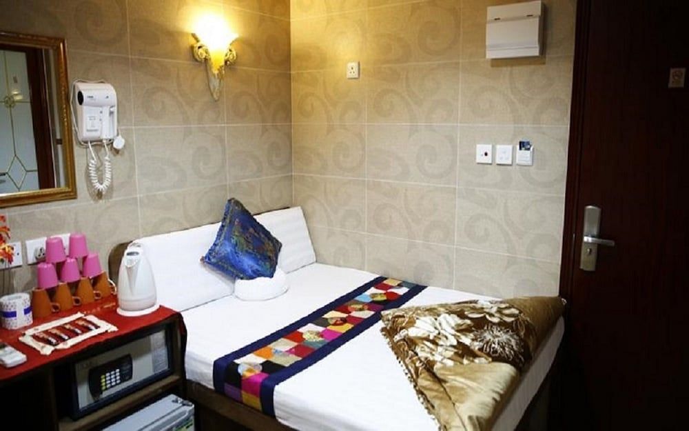 Traveller's Hostel Double Room