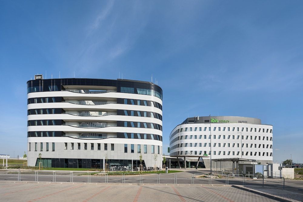 undefined ibis Styles Budapest Airport 2