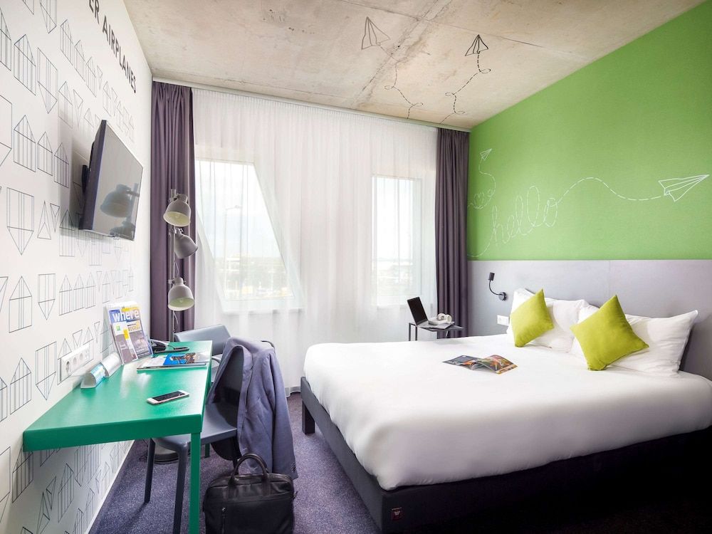 undefined ibis Styles Budapest Airport 4