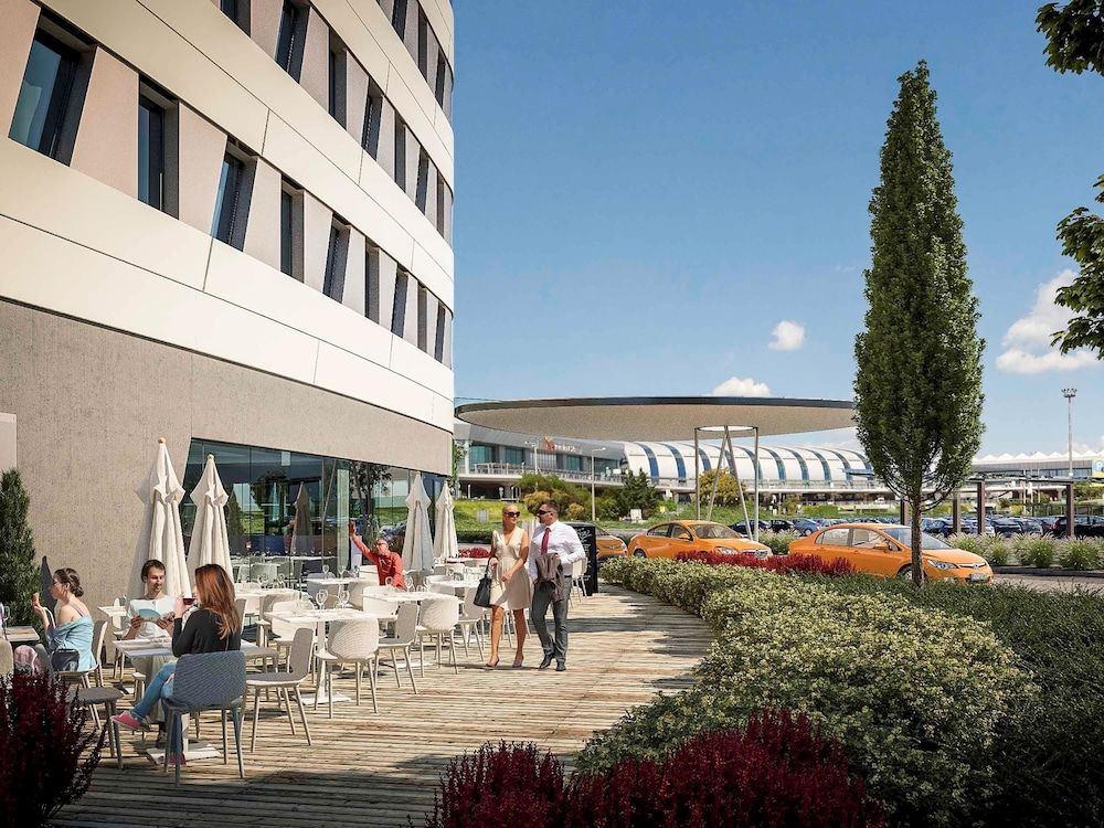 undefined ibis Styles Budapest Airport 8