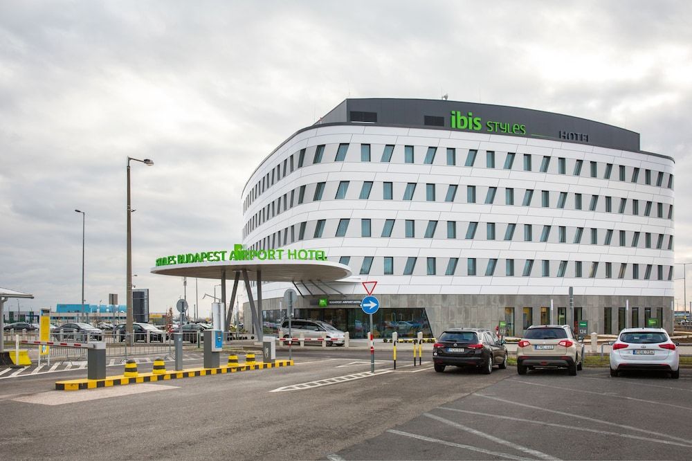 undefined ibis Styles Budapest Airport 5