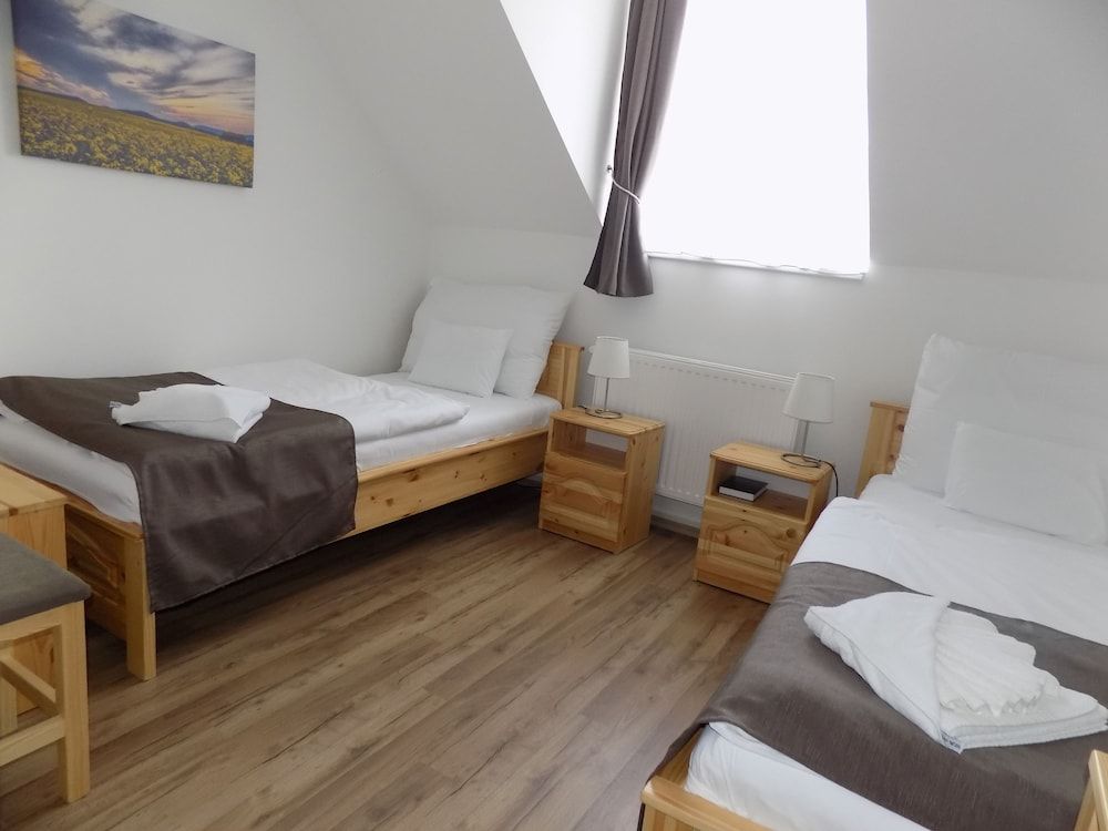 Land Plan Hotel and Restaurant Basic Double or Twin Room, 1 Bedroom, Non Smoking, Air conditioning 3