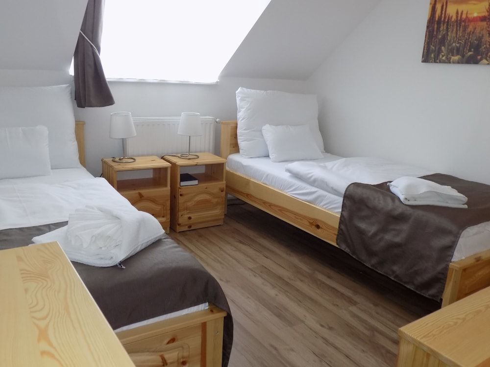 Land Plan Hotel and Restaurant Basic Double or Twin Room, 1 Bedroom, Non Smoking, Air conditioning