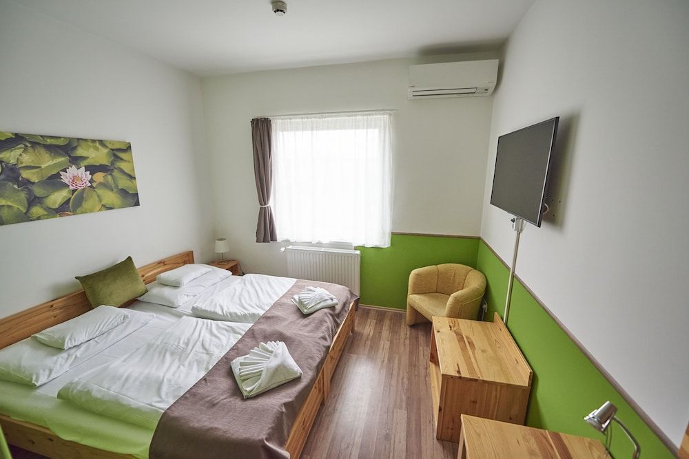 Land Plan Hotel and Restaurant Basic Double or Twin Room, 1 Bedroom, Non Smoking, Air conditioning 6