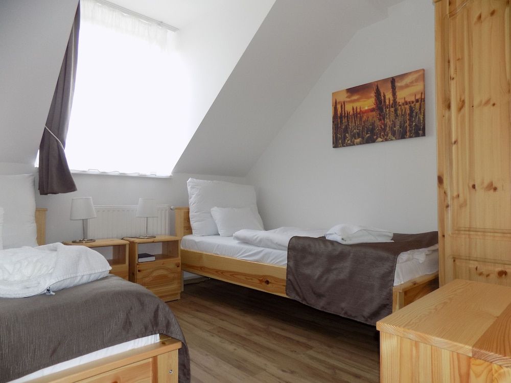 Land Plan Hotel and Restaurant Basic Double or Twin Room, 1 Bedroom, Non Smoking, Air conditioning 2