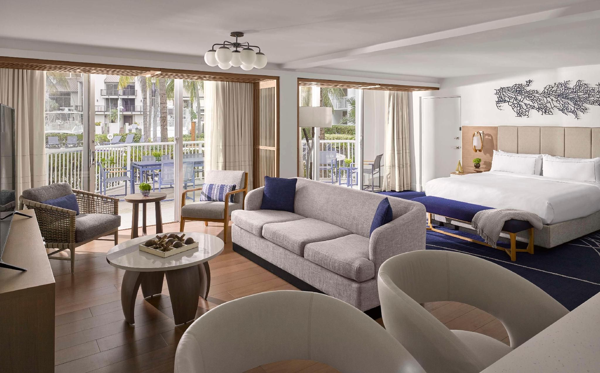 1 BEDROOM KING SUITE MARINA VIEW BALCONY