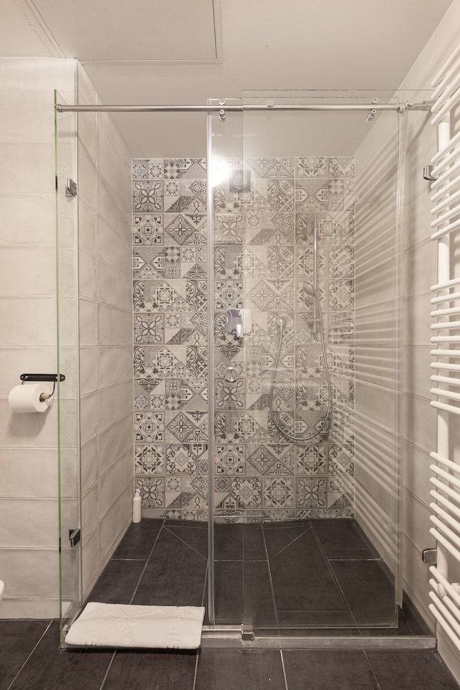 SWU Broadway Superior Apartment, 1 Bedroom, Balcony 11