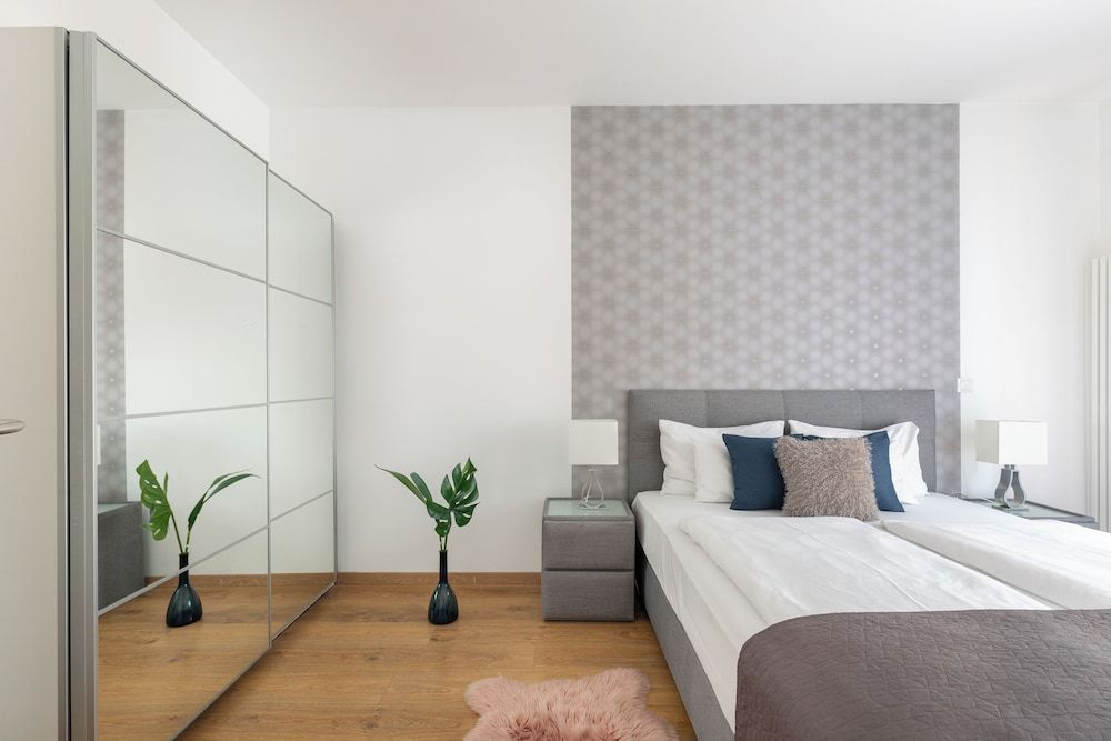 SWU Broadway Superior Apartment, 1 Bedroom, Balcony 3