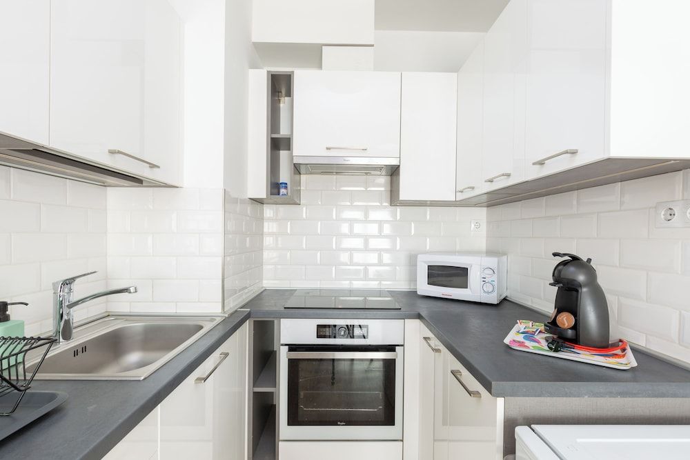 SWU Broadway Superior Apartment, 1 Bedroom, Balcony 6