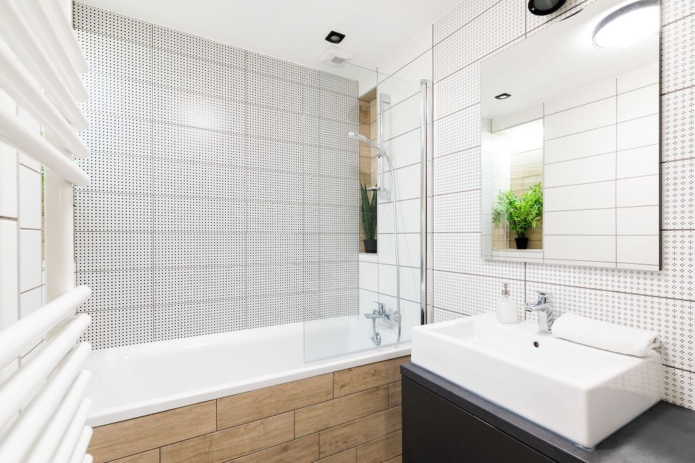 SWU Broadway Superior Apartment, 1 Bedroom, Balcony 8