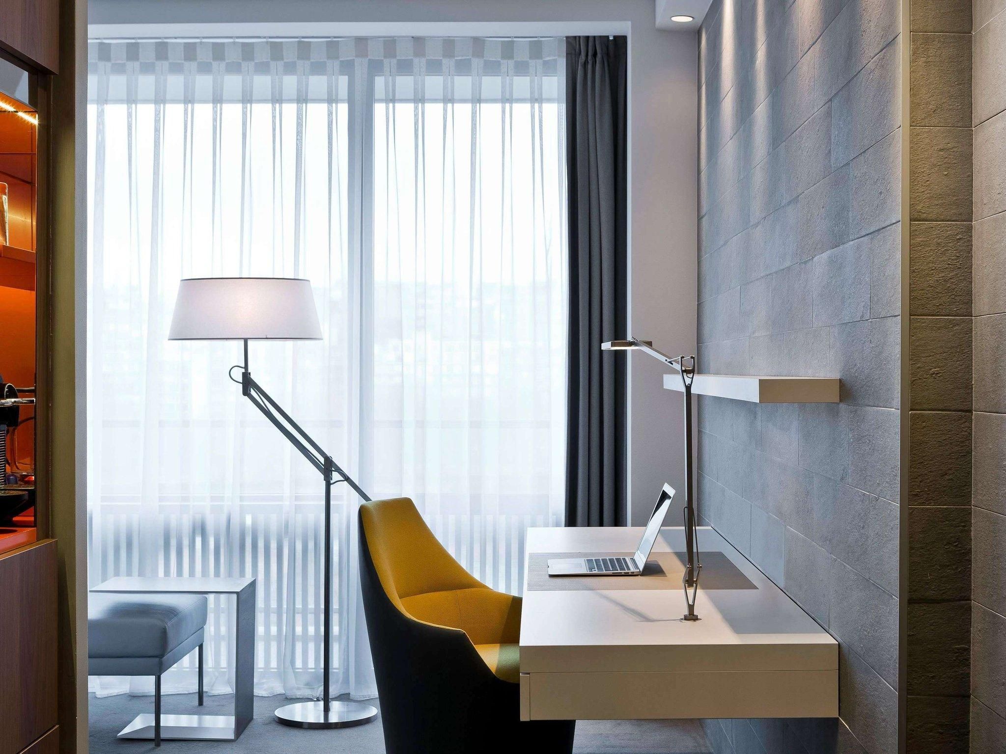 undefined Pullman Paris Tour Eiffel 3