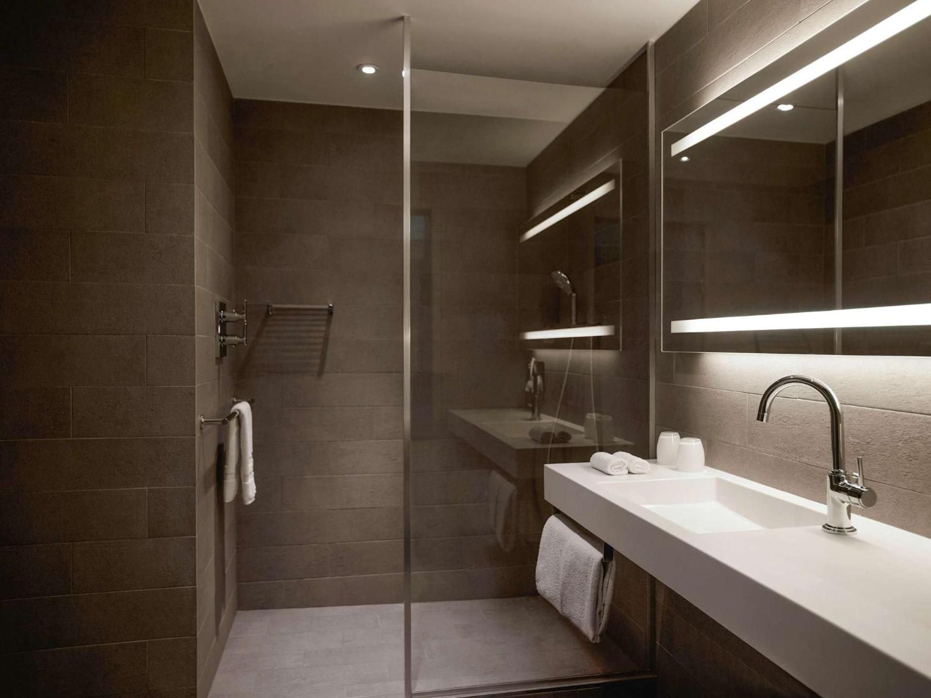 undefined Pullman Paris Tour Eiffel 9