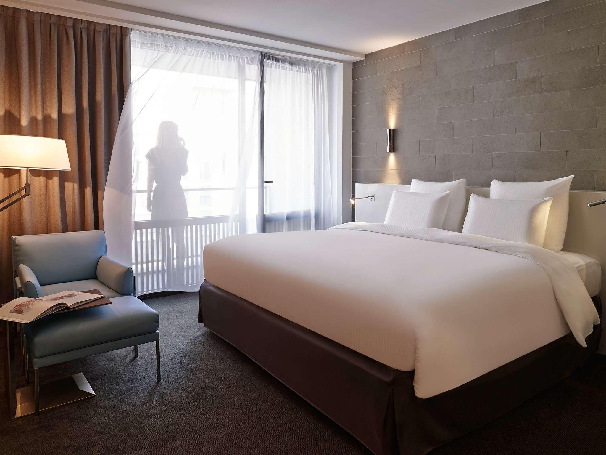 undefined Pullman Paris Tour Eiffel 10