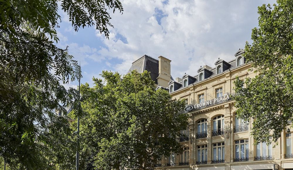 undefined Crowne Plaza Paris Republique by IHG 4