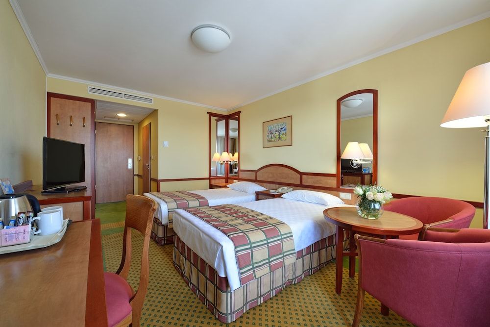 Danubius Hotel Bük Superior Twin Room 3