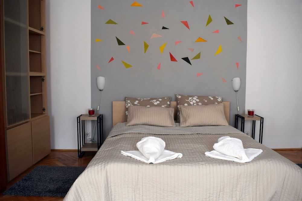 undefined Diamond Astoria 4, Quiet Apartment 3