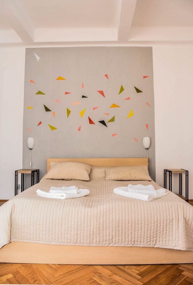 undefined Diamond Astoria 4, Quiet Apartment 10