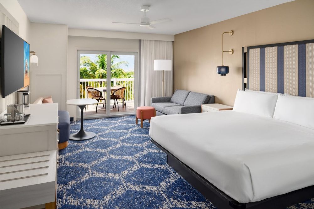 Studio Suite, 1 King Bed, Balcony