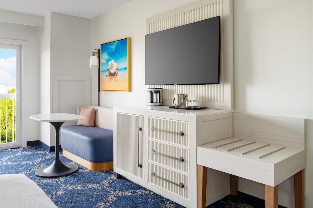 DoubleTree Resort by Hilton Grand Key - Key West Room, 1 King Bed, Accessible, Non Smoking 12