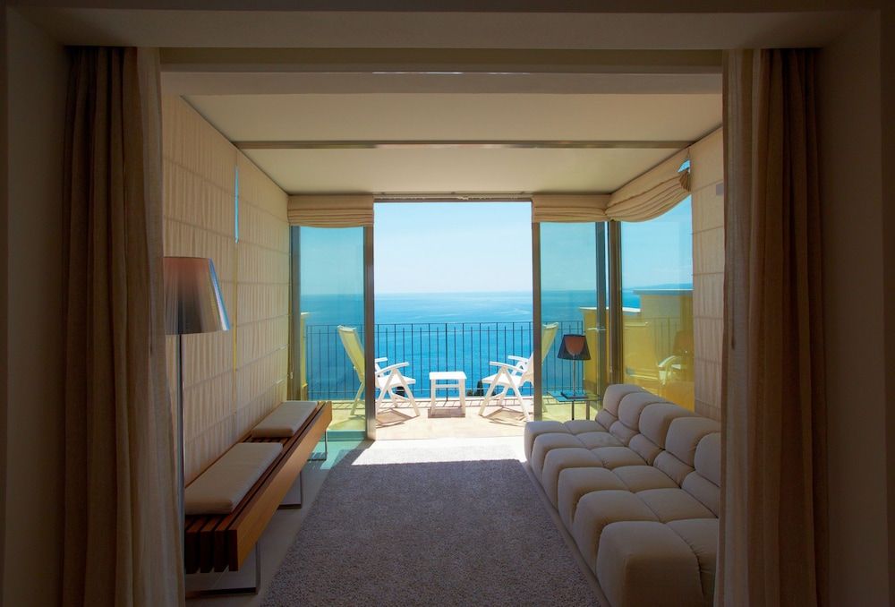 Hotel Villa Belvedere Deluxe Studio with Balcony  Sea View and Etna View (90 meters from the main building) 6