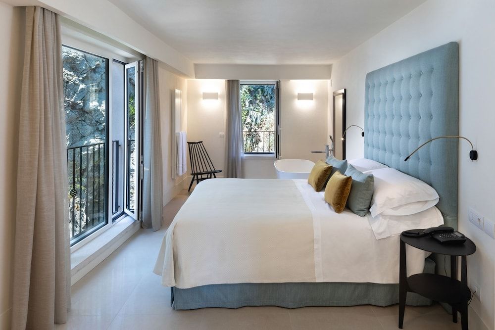 Hotel Villa Belvedere Panoramic Suite, Annex Building (Rock Infinity, 50 meters away)